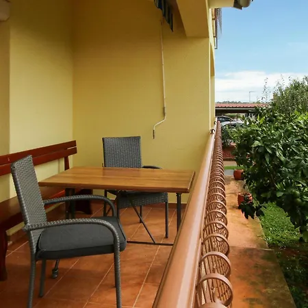 Cozy In Vabriga Appartement